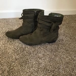 Green Ankles Boots